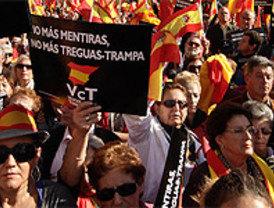 Multitudinaria protesta en Madrid contra la 'tregua trampa' de ETA
