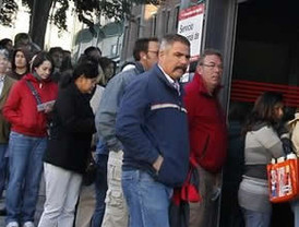 La sala Bretón acoge la obra de teatro familiar 'Las peripecias de la Palo y el mago Repli'
