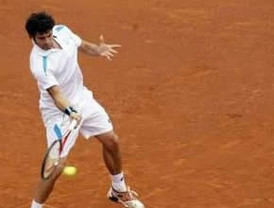 Este lunes las portadas no perdonan a nadie