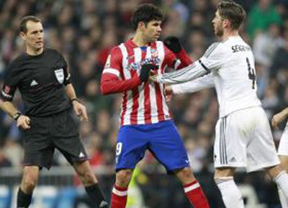 Los 'enemigos' Ramos y Costa se hacen amigos en La Roja y el defensa le da "otro trato" al delantero