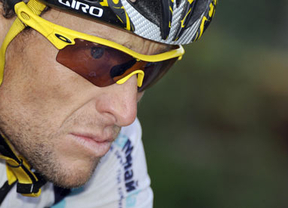 Nuevas sombras sobre el ídolo gris del ciclismo, el norteamericano Lance Armstrong