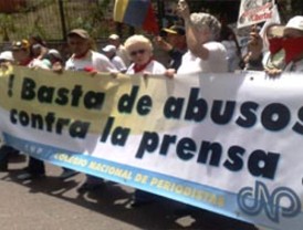 El Parlamento catalán propone tramitar un referéndum de autodeterminación