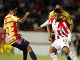 Alemán abandona la prisión de El Acebuche y se reúne con su familia en su propio domicilio