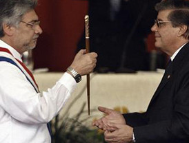 Aguirre no quiere 'perder el tren'... ni la foto