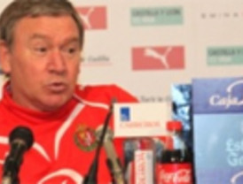 Corbacho vuelve a acusar a los empresarios de 'posturas intransigentes' que se cargaron el diálogo social