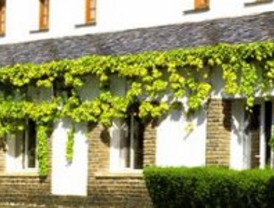 Paradores inicia una campaña para promocionar el parador de Villafranca (León)