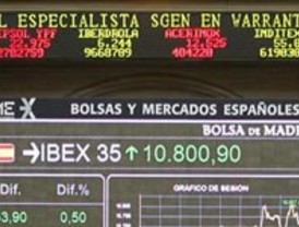 El Ibex 35 pierde un 0,15%, pero mantiene los 10.700 puntos