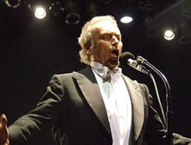 Gabilondo: 'No se trata de una mera distribución de ordenadores'