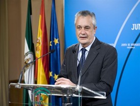 Aguirre interviene en el conflicto del PP asturiano