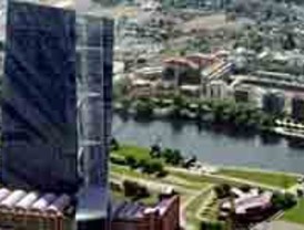 Un millar de personas piden la despenalización del 'top manta'