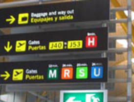 Zapatero y Rajoy, en sus correspondientes escenarios