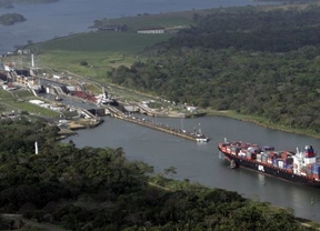 El Canal de Panamá negociará con el fabricante de las compuertas si el grupo de Sacyr deja la obra