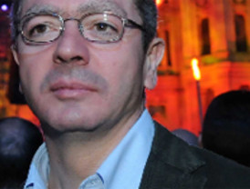 Cierran algunos aeropuertos de España por la nube de cenizas del volcán islandés