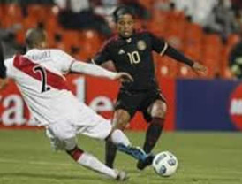 Kate Moss disfruta su luna de miel en topless