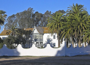 La utilización personal del Palacio de Doñana se une al debate sobre el uso de los recursos públicos