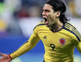 Colombia gana 2-0 a Ecuador gracias a gran juego de Freddy Guarín