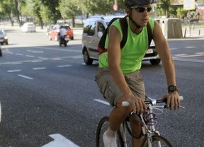 Una campaña de la DGT solivianta a los ciclistas