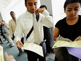 Solicitudes por desempleo aumentan en EEUU