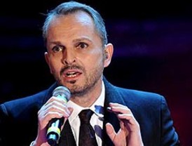 Chávez refuerza la alianza energética con España con importantes contratos