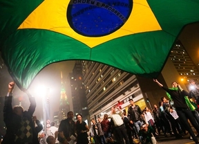 Rousseff sigue escuchando a los manifestantes brasileños: crea un canal social de diálogo exclusivo con ellos 