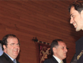 El Rey presenta orgulloso y emocionado la 'Nueva Gramática'