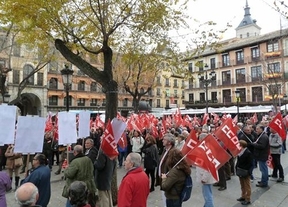 Cientos de personas se manifiestan contra la no revalorización de las pensiones