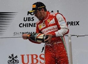 Ferrari, eufórica pero con freno tras la victoria de Alonso en China: "Cuidado, que las cosas pueden cambiar"