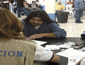 Arenas dice que los votantes de izquierda dan hoy más prioridad a la necesidad democrática del cambio que a sus convicciones