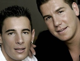 Andy & Lucas le cantan a Marta del Castillo