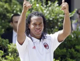 El club Flamengo oficializa la contratación de Ronaldinho