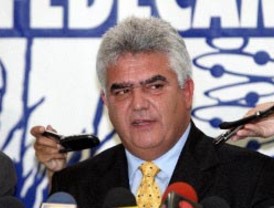 Los 'ex' con Montilla: ' nos jugamos el respeto al Estatut '