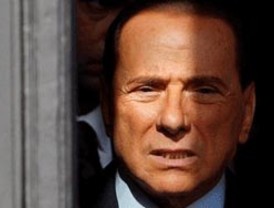 Cae la confianza de los italianos en Berlusconi