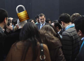 El blindaje de Rajoy para no explicar los nuevos recortes se extenderá, mínimo, a mayo