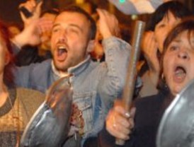 El conflicto con el campo provocó un masivo cacerolazo en varias ciudades del país