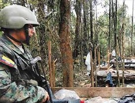 Centenares de incendios forestales obligan a evacuar a miles de personas en Canadá