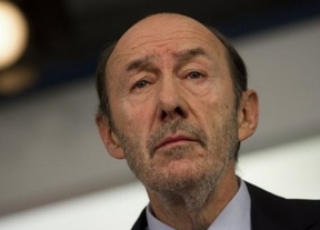 Rubalcaba arenga a sus diputados y les dice que Valenciano es "nuestra mejor candidata" para Europa