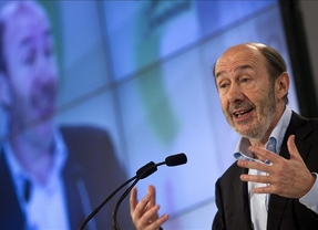 Rubalcaba dice que de los 'ataques de sinceridad' de Rajoy son algo único 