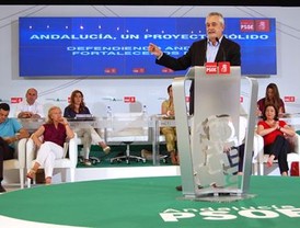 Griñán asegura que el PSOE-A es 'honesto, con cuentas auditadas'