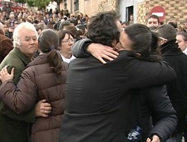 Multitudinaria despedida en Paterna a la menor asesinada en Arriate
