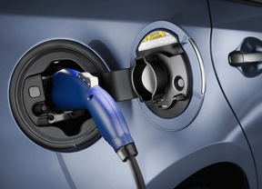 El Plan MOVELE 2014 entrará en vigor mañana y subvencionará la compra de 1.800 coches eléctricos