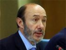 Rubalcaba pide al PP que admita, como Bush y Blair, su 'colosal destrozo' en Irak