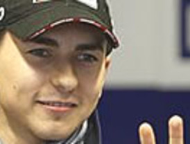 Un insaciable Lorenzo vuelve a lucirse, ahora con su tercera pole consecutiva