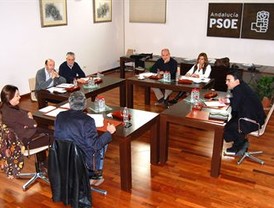 Reunión 'sorpresa' entre Gobierno, Junta y PSOE para coordinar políticas