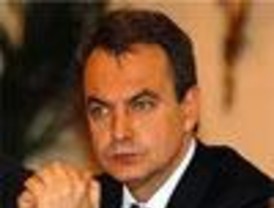 Zapatero ofrece plena colaboración al tripartito y a CiU
