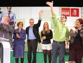 Griñán: es el PSOE quien defiende a los funcionarios porque el PP 'privatiza'