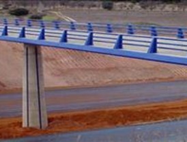 Bono realiza este lunes su primera visita oficial al Parlamento de Cantabria