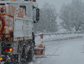Ya está puesto en marcha el operativo de nevadas en Valladolid