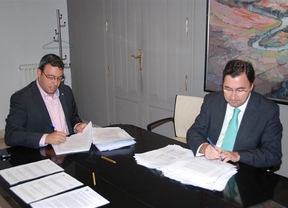 Ayuntamiento de Alcázar y Aqualia firman la constitución de la nueva empresa mixta de aguas