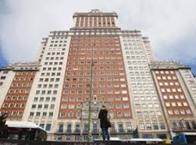 El Banco Santander vende el Edificio España de Madrid al magnate chino Wang Jianli por 265 millones