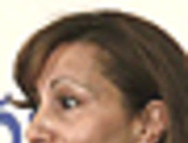 Carla Bruni también sabe dirigir una redacción